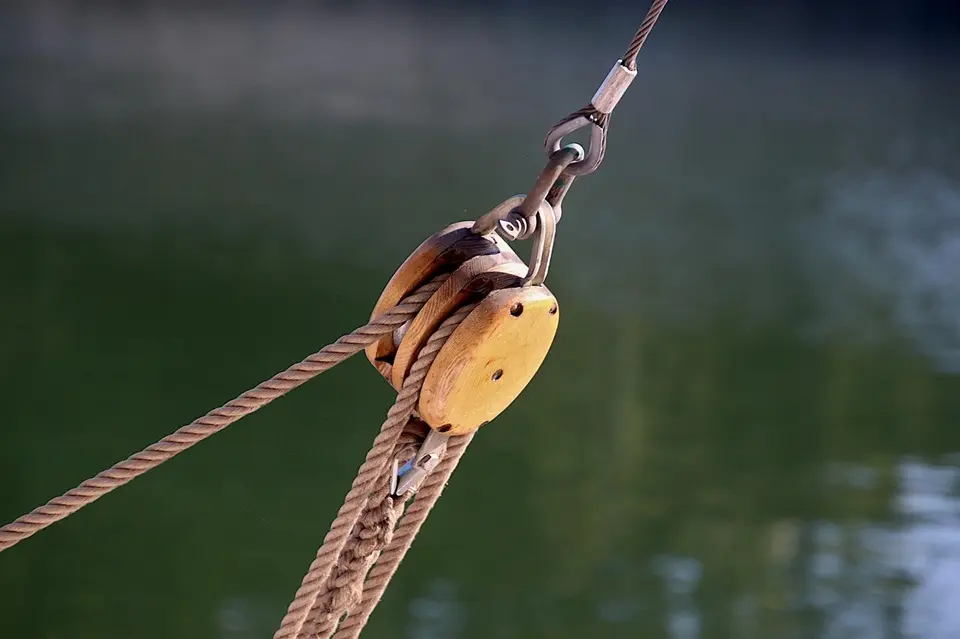 Hanging Heavy Bird Feeders Like a Pro: Secure Methods for Birdwatcher Success 6 Pulley