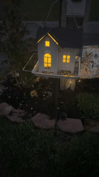 Solar Bird Feeder-FREE SHIPPING 1 hanging solar bird feeder